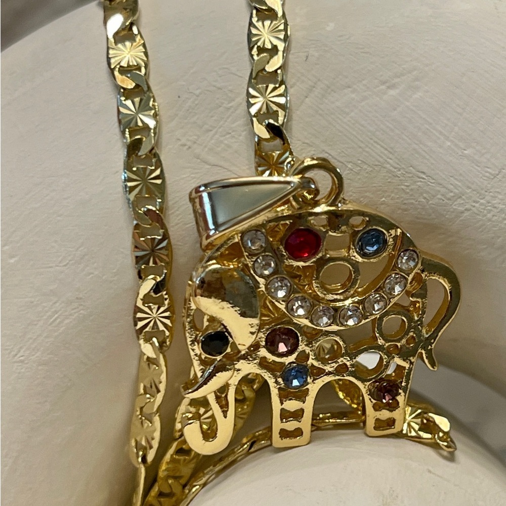 Good Luck Elegant Pendant 14k Plated Gold with Chain - Picture 5 of 10